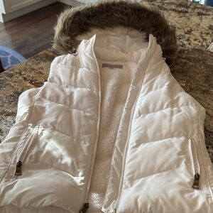 Banana Republic White Puffer Vest with Faux Fur Trim